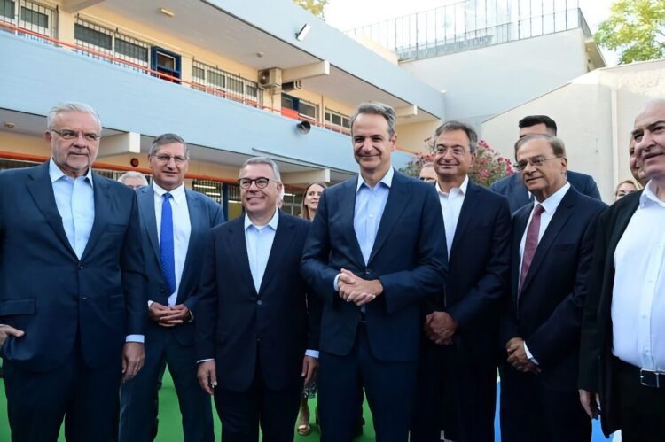 Σχολεία – βιτρίνες τραπεζών