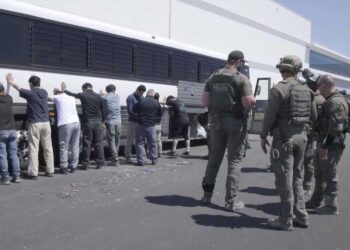 Μαζικές συλλήψεις μεταναστών, επίθεση σε όλη την εργατική τάξη