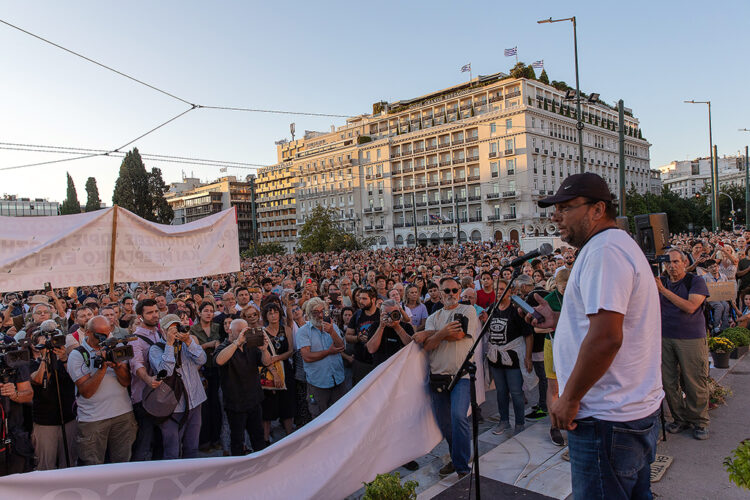 Τέμπη: Με την πλάτη στον τοίχο οι Κρέοντες του Μαξίμου