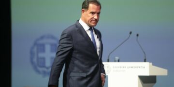 ΕΣΥ: Άδωνις ύβρεων και ισοπέδωσης