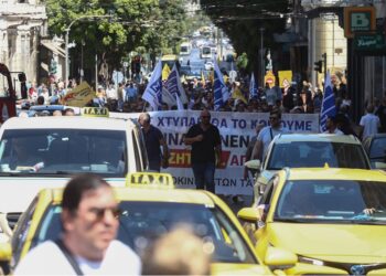 Ταξί: Μαχητική απεργία για την «ΚΥΑ των καρτέλ»