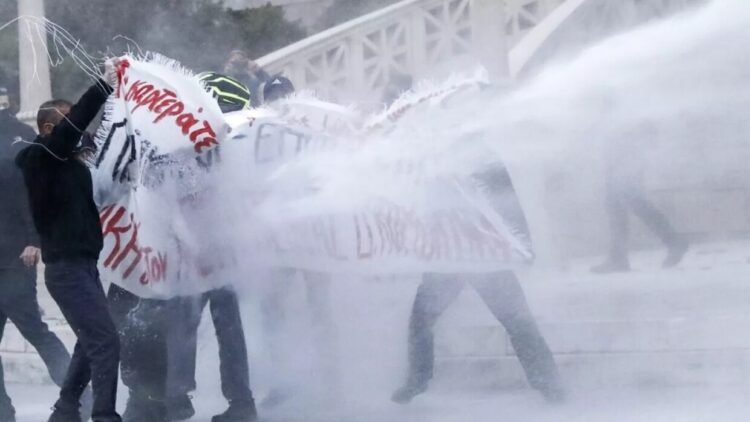 Σε δίκη την Τετάρτη 17/9 επτά «προληπτικά» συλληφθέντες