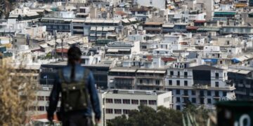 «Κοινωνική αντιπαροχή» υπέρ των κατασκευαστικών