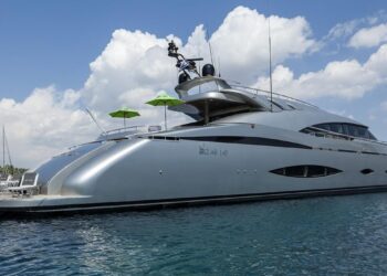 ΠΕΝΕΝ: Πιάστηκε «στα πράσα» ο εφοπλιστής Στέγγος – Ανασφάλιστο το πλήρωμα στη θαλαμηγό του