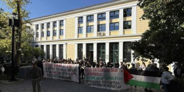 Δικαστήρια Ευελπίδων: Συνεχίζονται οι απολογίες, δυναμική συγκέντρωση αλληλεγγύης