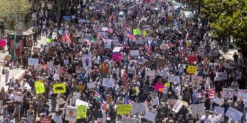 Οι κινητοποιήσεις στις ΗΠΑ και η «φλέβα» που βράζει