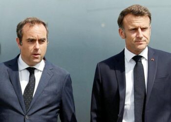 Γαλλία: Η κυβέρνηση επιβίωσε, οι λογαριασμοί εκκρεμούν…