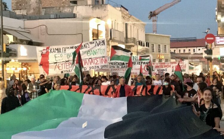 Μαζικό «Όχι» στη βάση της Σούδας