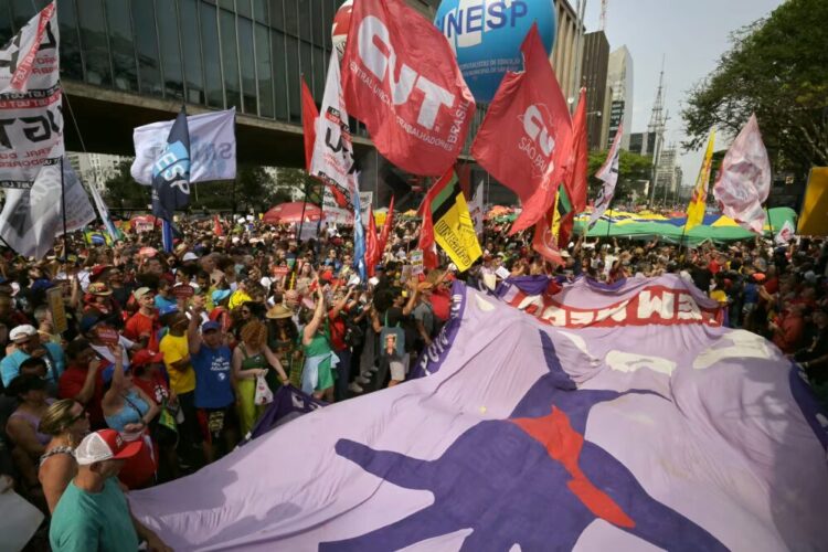 Βραζιλία: Ο Μπολσονάρο καταδικάστηκε,  αλλά η ακροδεξιά επιμένει