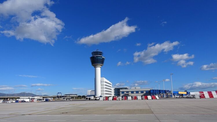 Κενά ασφαλείας στον αέρα, λάσπη και συκοφαντίες από την κυβέρνηση