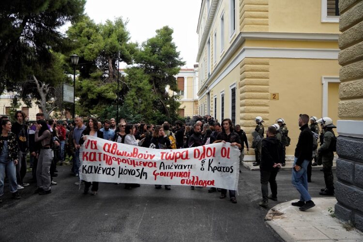 Αρχιτεκτονική: Ελεύθεροι οι συλληφθέντες της αστυνομικής εισβολής, στημένες κατηγορίες (φωτο-βίντεο)