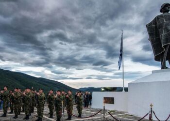 Βυσματοκρατία και διακρίσεις σε στρατόπεδα όλης της χώρας