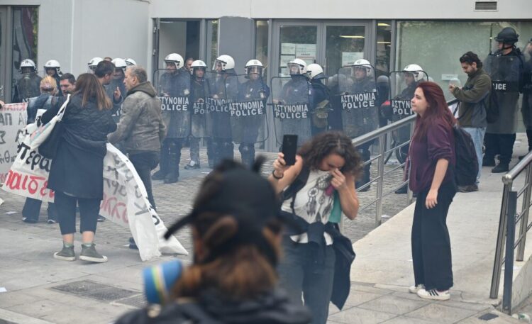«Παιδεία» με ΜΑΤ και βία!