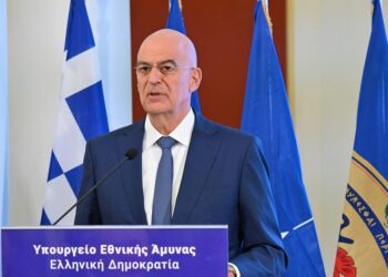 Νομοσχέδιο Δένδια: Πιο πολεμική και αυταρχική θητεία