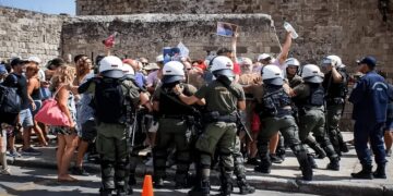 Ρόδος: Διώξεις συνδικαλιστών για «υποκίνηση σε βία ή μίσος»