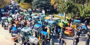 Η οργή για την κυβέρνηση στήνει μπλόκα σε όλη τη χώρα