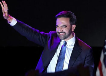 Μαμντάνι: Ένας δήμαρχος εντός των ορίων  συστήματος και Δημοκρατικών