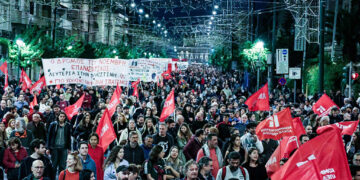 Πορεία Πολυτεχνείου: Ποτάμι λαού και νεολαίας στην «πιο μεγάλη γιάφκα των τρομοκρατών»