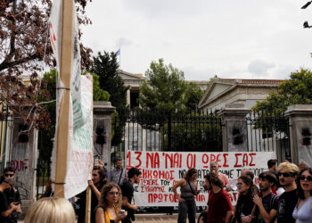 Πολυτεχνείο: ∆εν μένουμε στη νοσταλγία, πάλη για μια «τρικυμία καινούργια»