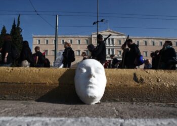 Το πολιτικό παράδοξο: Κοινωνική πόλωση, πολιτική σύγκλιση