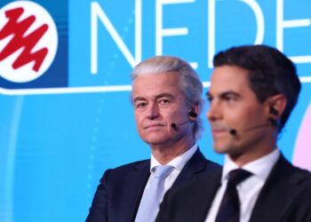 Ολλανδία: Ανακατατάξεις, χωρίς ανατροπές