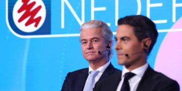 Ολλανδία: Ανακατατάξεις, χωρίς ανατροπές