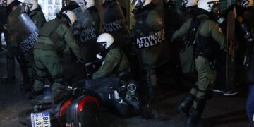 Αυταρχισμός η «συνταγή» της συσπείρωσης και της ομαλότητας