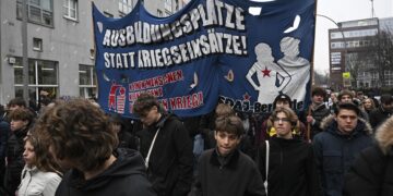 Γερμανία: «Στα όπλα» οι μαθητές κατά της θητείας