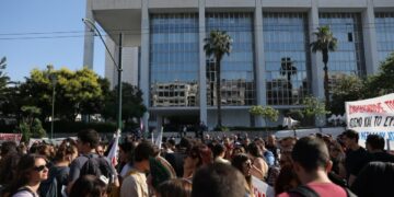 Χρυσή Αυγή: Συγκέντρωση για να επιστρέψουν οι ναζί δολοφόνοι στη φυλακή