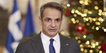 Από το ’25 της φθοράς στο ’26 των απειλών ακυβερνησίας