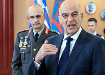 Τσίπρας: Ελπίδες μέσα στη φορμόλη  και… σοκ μεταδημοκρατίας