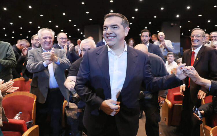 Τσίπρας: Ελπίδες μέσα στη φορμόλη  και… σοκ μεταδημοκρατίας