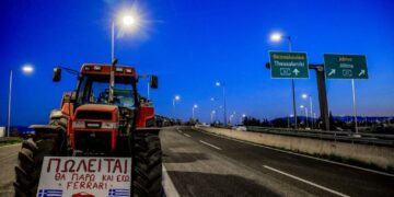 Αποτυχία των κυβερνητικών μεθοδεύσεων, τα μπλόκα αποφασίζουν για τον αγώνα