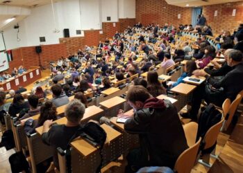 Η ψευδής καθολικότητα του κράτους και η ανατροπή του