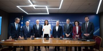 «Κοινωνική Συμφωνία»: Πέντε χρόνια… φαγούρα για τις συμβάσεις