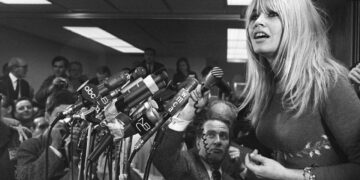 Το αυγό του φιδιού και η γατούλα του σεξ