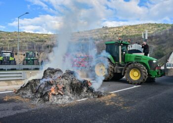 Αγρότες από την Πελοπόννησο: «Δεν τους έχουμε εμπιστοσύνη, συνεχίζουμε!»