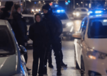 Θεσσαλονίκη: Προσαγωγές και επίθεση ΜΑΤ με κρότου-λάμψης σε διαδηλωτές αντισυγκέντρωσης για τα Ίμια