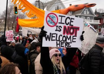 Κομμουνιστική Απελευθέρωση: Η πολεμική εκστρατεία του ICE και οι κρατικές δολοφονίες