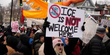 Κομμουνιστική Απελευθέρωση: Η πολεμική εκστρατεία του ICE και οι κρατικές δολοφονίες