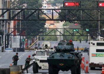 Βενεζουέλα: Ο στρατός εγγυάται τάξη και κυβερνησιμότητα