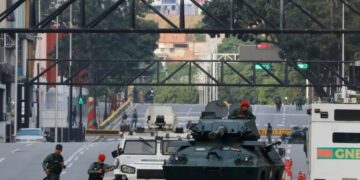 Βενεζουέλα: Ο στρατός εγγυάται τάξη και κυβερνησιμότητα