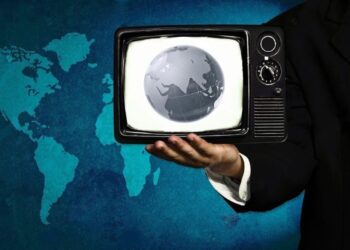 Η «ενσωματωμένη δημοσιογραφία» ξανακτυπά, μιλώντας «αμερικάνικα» για την απαγωγή Μαδούρο