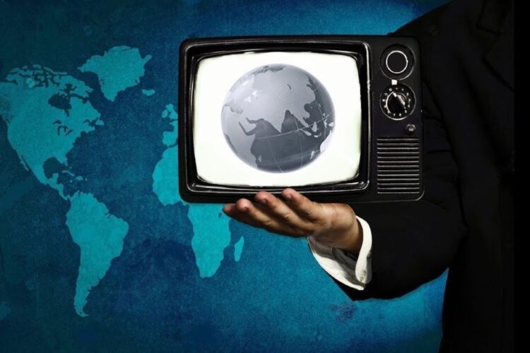 Η «ενσωματωμένη δημοσιογραφία» ξανακτυπά, μιλώντας «αμερικάνικα» για την απαγωγή Μαδούρο