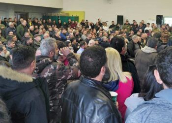 Γενικό μπλόκο 8-9 Ιανουαρίου, οι αγρότες σφίγγουν τον κλοιό στην κυβέρνηση (φωτό+βίντεο)