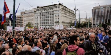 28/2: Κάλεσμα περιφερειακών-δημοτικών κινήσεων στις συγκεντρώσεις για τα Τέμπη