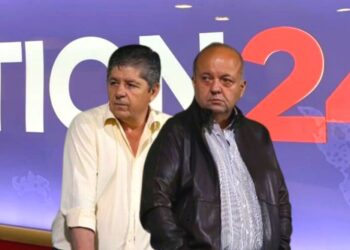 Τηλεοπτικές άδειες-δώρα σε παλιούς και νέους πόλους ολιγαρχών