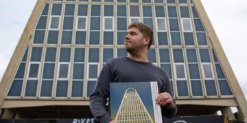 ∆ισκοκριτική: Gogo Penguin-Necessary Fictions