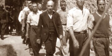 Φωτογραφίες Καισαριανής: Η ιστορική μνήμη δεν βγαίνει σε πλειστηριασμό!