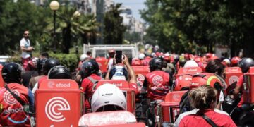 efood: Απεργία την Τσικνοπέμπτη για Συλλογική Σύμβαση Εργασίας